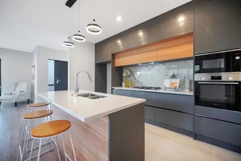 Photo of property in 30 Cloonlyon Drive, Flat Bush, Auckland, 2019