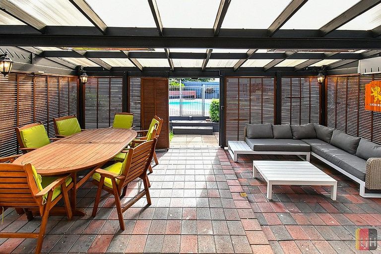 Photo of property in 21 Balgowan Terrace, Conifer Grove, Takanini, 2112