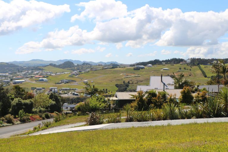Photo of property in 5 Eagles Way, Cable Bay, 0420