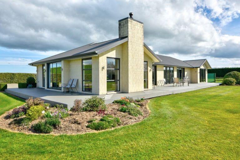 Photo of property in 24 Mckinnon Road, Edendale, Wyndham, 9893