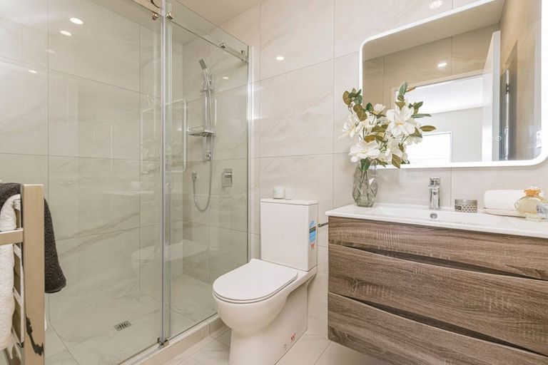 Photo of property in 8/43 Clevedon Road, Papakura, 2110