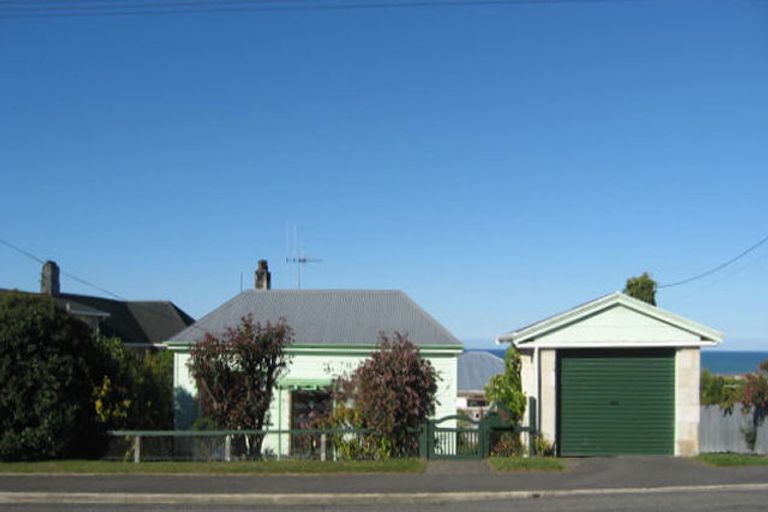 Photo of property in 21 Ure Street, South Hill, Oamaru, 9400