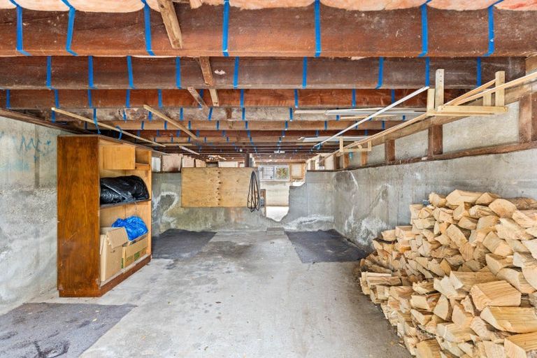 Photo of property in 13 York Crescent, Westown, New Plymouth, 4310