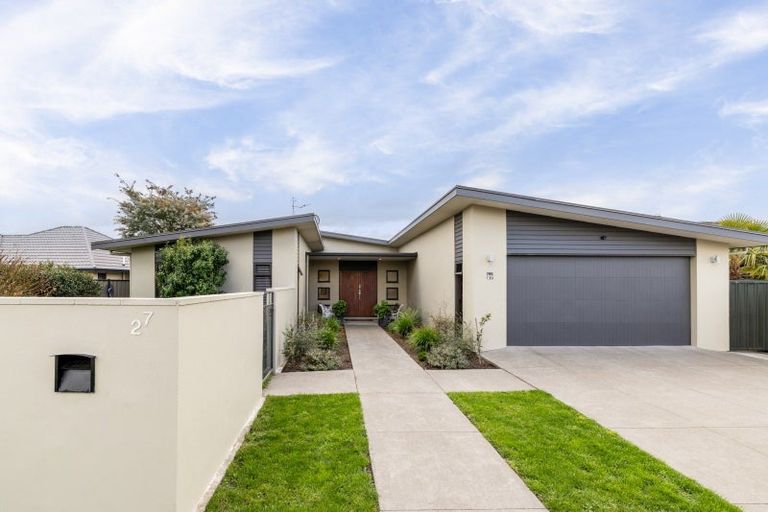 Photo of property in 27 Pinotage Drive, Greenmeadows, Napier, 4112