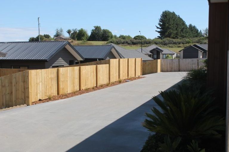 Photo of property in 18u2 Onukutara Place, Huntington, Hamilton, 3281