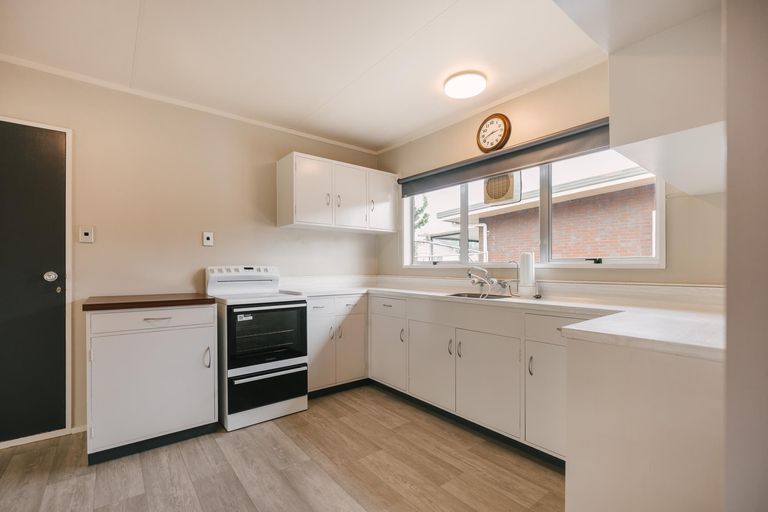 Photo of property in 57 Abraham Crescent, Milson, Palmerston North, 4414