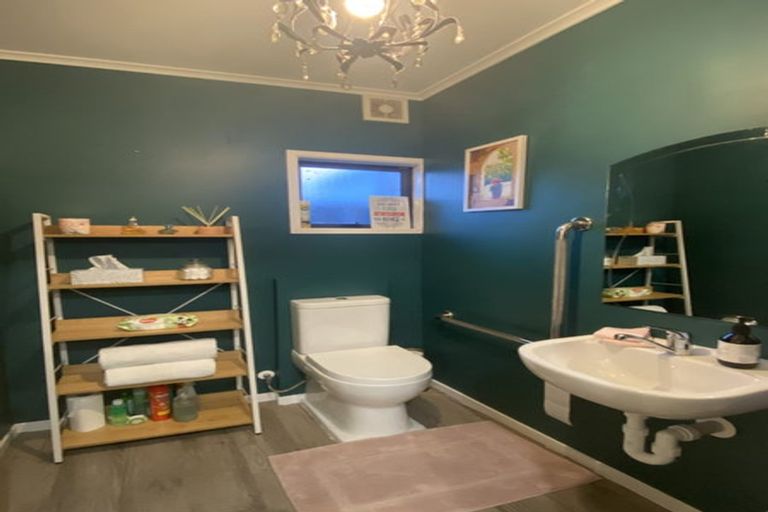 Photo of property in 2a Redwood Drive, Massey, Auckland, 0614