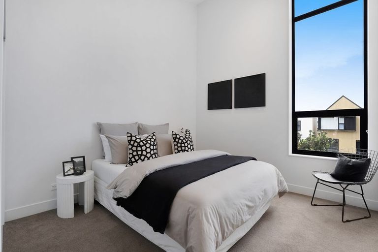 Photo of property in 13 Isitt Road, Hobsonville, Auckland, 0616