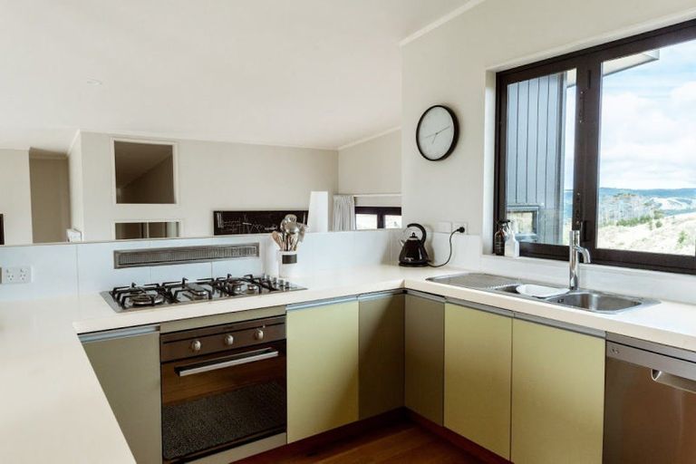 Photo of property in The Gatehouse, 187 Constable Road, Muriwai, Waimauku, 0881