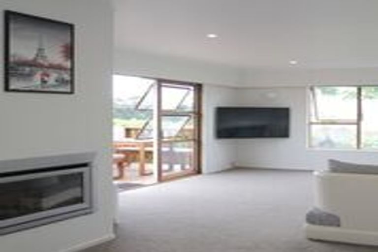 Photo of property in 30 Realm Place, Massey, Auckland, 0614