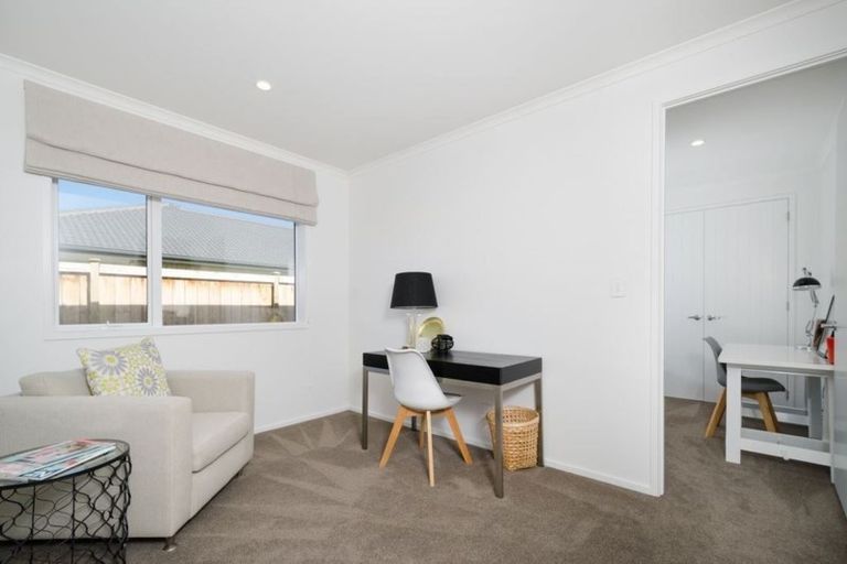 Photo of property in 7 Grove Way, Riverhead, 0820