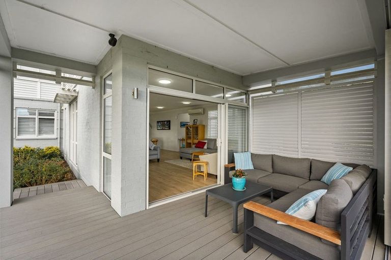 Photo of property in 1 Ocean View Terrace, Orewa, 0931