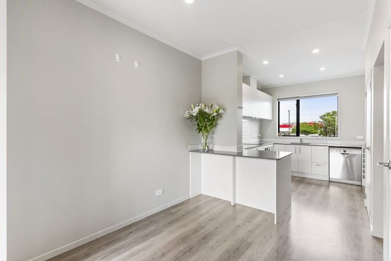 Photo of property in 3/4 Onekiritea Road, Hobsonville, Auckland, 0616