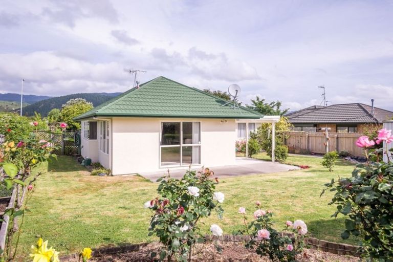 Photo of property in 73 Makarini Street, Paraparaumu, 5032