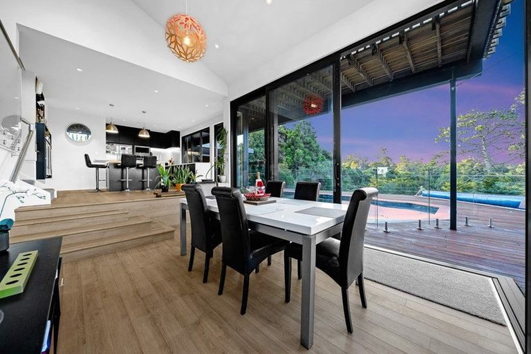 Photo of property in 8 Aberdeen Road, Campbells Bay, Auckland, 0620