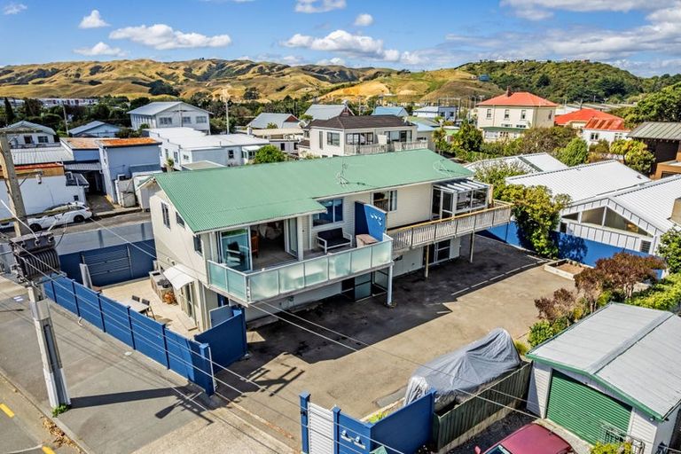 Photo of property in 5 Beach Road, Plimmerton, Porirua, 5026