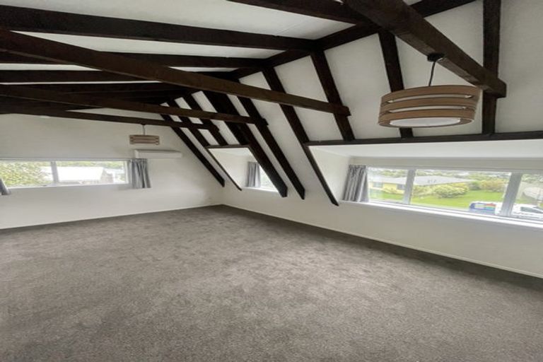 Photo of property in 93 Stewart Drive, Newlands, Wellington, 6037