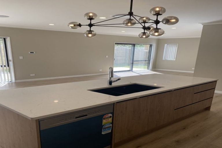 Photo of property in 30 Godfrey Drive, Orewa, 0931