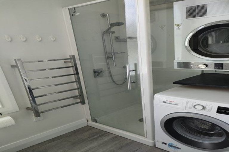 Photo of property in 142 Tasman Street, Mount Cook, Wellington, 6021