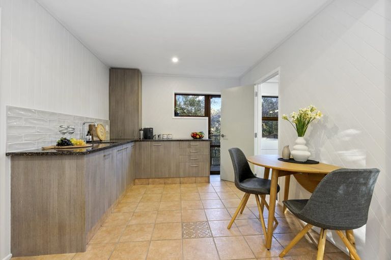 Photo of property in 3 Laingfield Terrace, Laingholm, Auckland, 0604