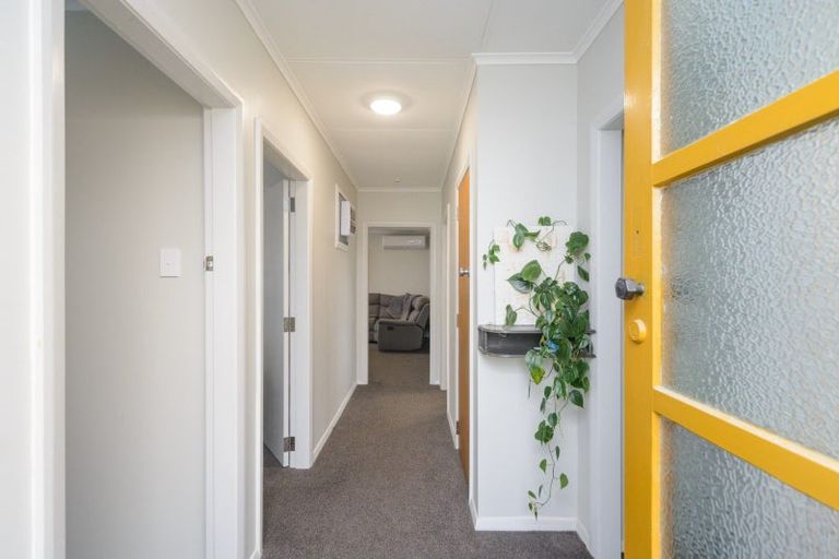 Photo of property in 35 Cardiff Street, Awapuni, Palmerston North, 4412