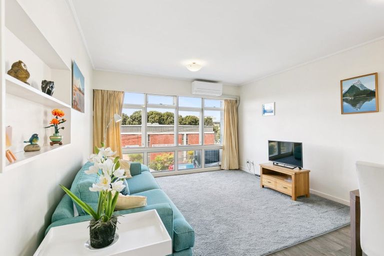 Photo of property in Newman Court Apartments, 2 Newman Terrace, Thorndon, Wellington, 6011