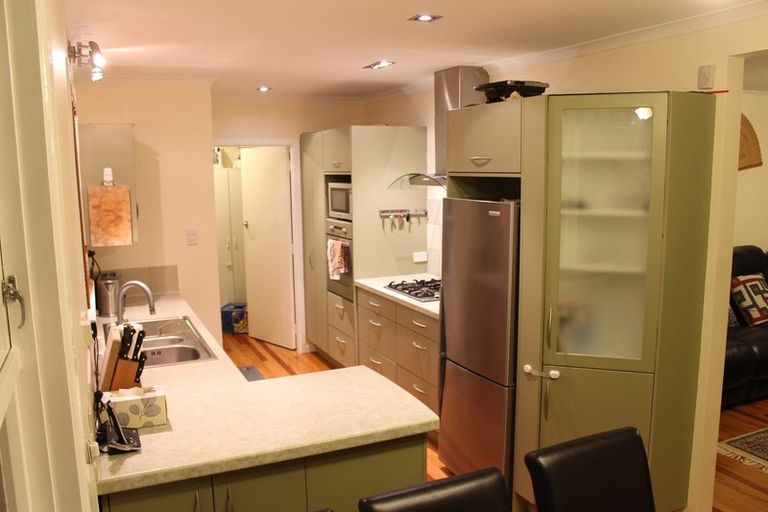 Photo of property in 6 Warren Street, Paparangi, Wellington, 6037