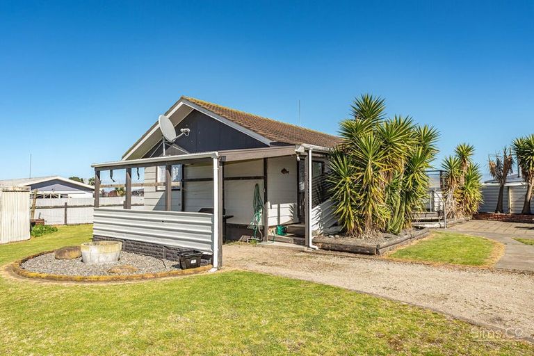 Photo of property in 38 Tongariro Street, Castlecliff, Wanganui, 4501