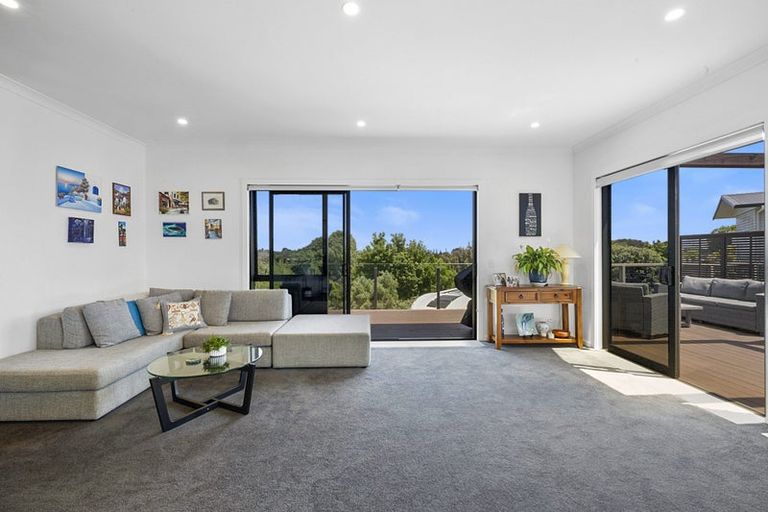 Photo of property in 438 Mangorei Road, Highlands Park, New Plymouth, 4312