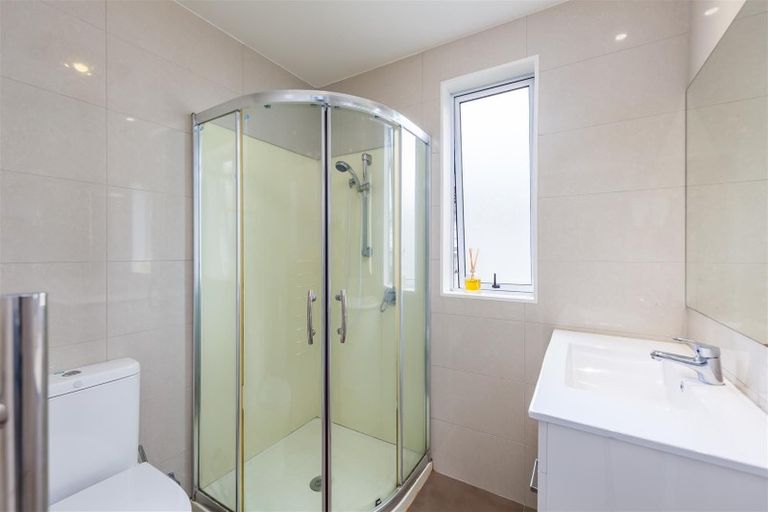 Photo of property in 92 Kaipatiki Road, Glenfield, Auckland, 0629