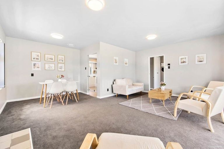 Photo of property in 22 Kaurilands Road, Titirangi, Auckland, 0604