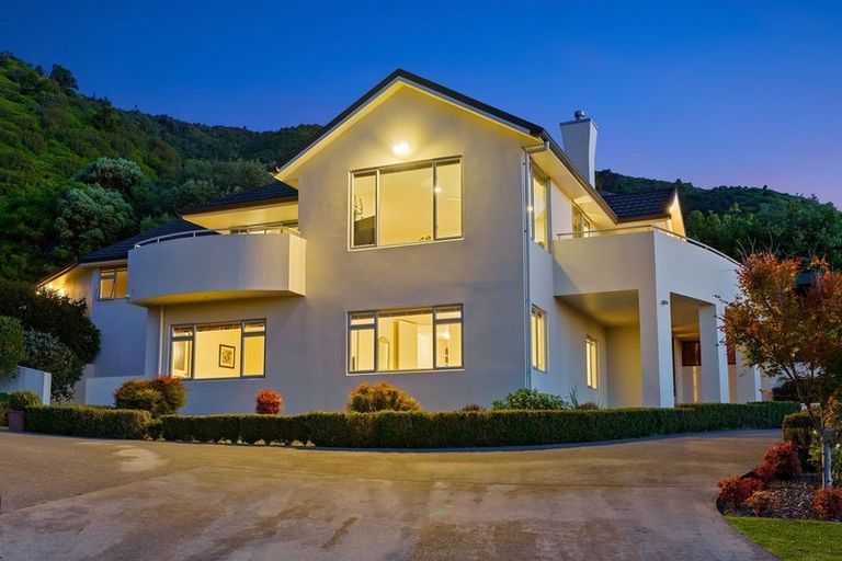 Photo of property in 3 Matata Place, Waikanae, 5036