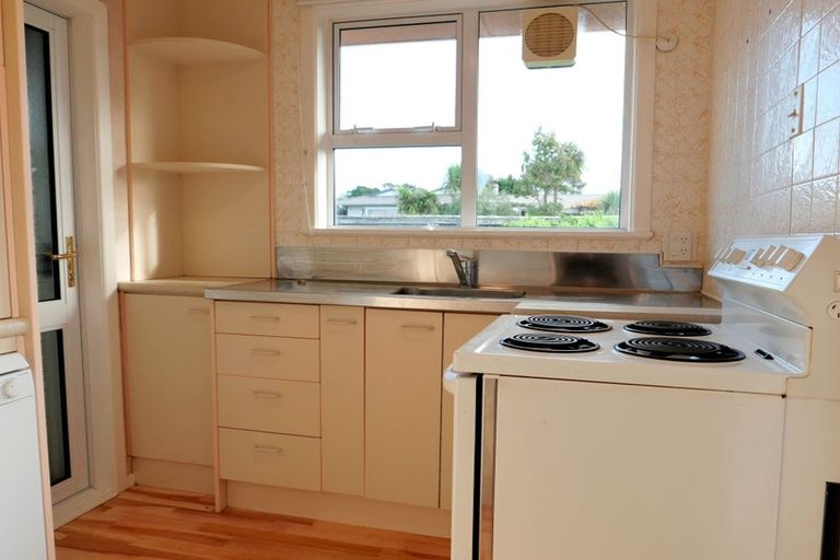 Photo of property in 10 Walton Road, Paraparaumu Beach, Paraparaumu, 5032