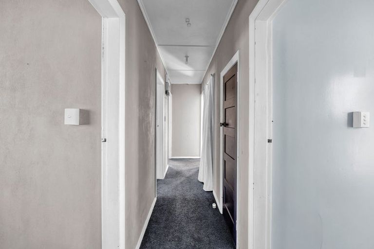 Photo of property in 2 Waihi Road, Hawera, 4610