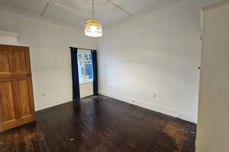 Photo of property in 61 Wellesley Road, Napier South, Napier, 4110