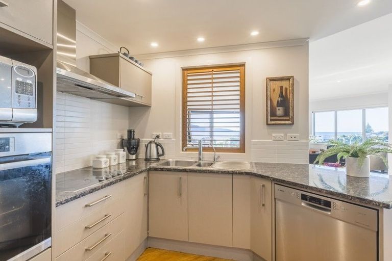 Photo of property in 4-u31 Seaview Road, Paraparaumu Beach, Paraparaumu, 5032