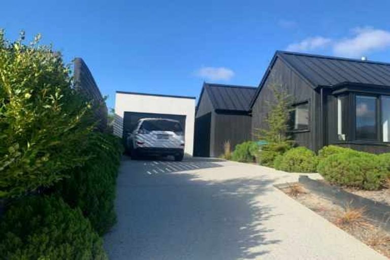 Photo of property in 3 Parera Lane, Jacks Point, Queenstown, 9371
