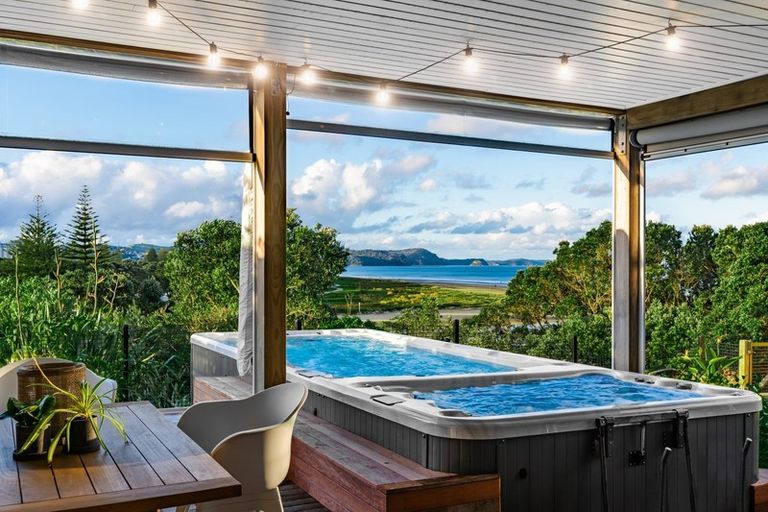 Photo of property in 1/53 Rosario Crescent, Red Beach, 0932