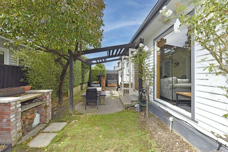 Photo of property in 42 Nortons Road, Avonhead, Christchurch, 8042