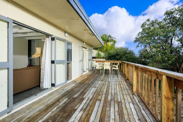 Photo of property in 8 Longwood Place, Forrest Hill, Auckland, 0620