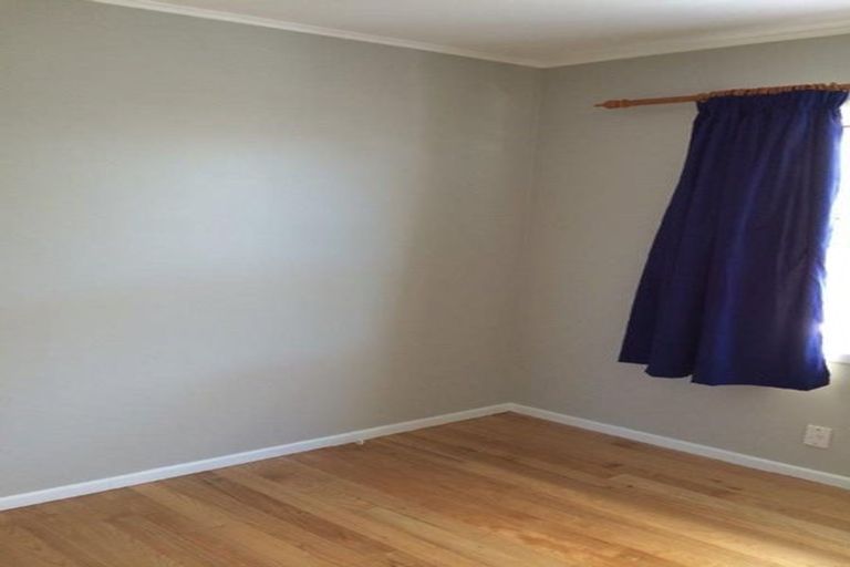 Photo of property in 45 Glen Marine Parade, Glendene, Auckland, 0602