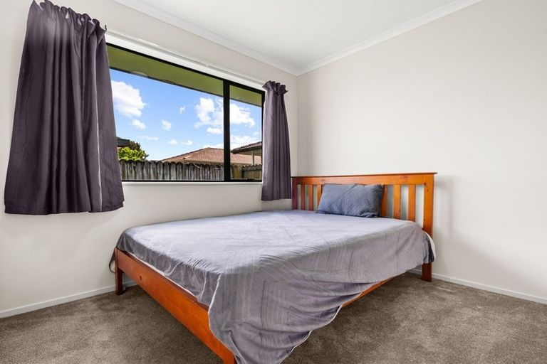 Photo of property in 72 Manuroa Road, Takanini, 2112