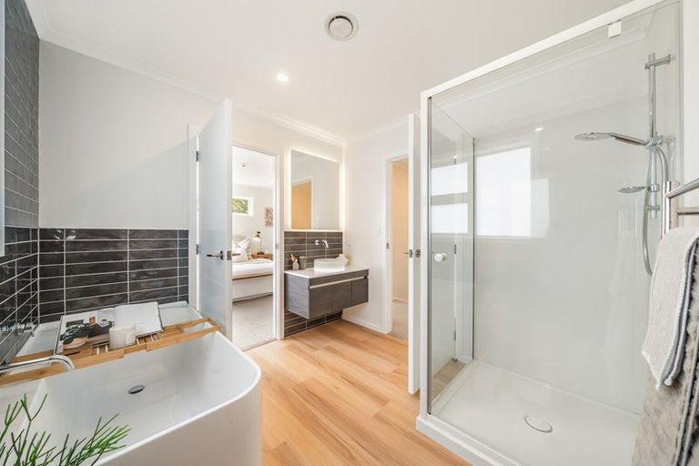 Photo of property in 70d Heretaunga Square, Silverstream, Upper Hutt, 5019