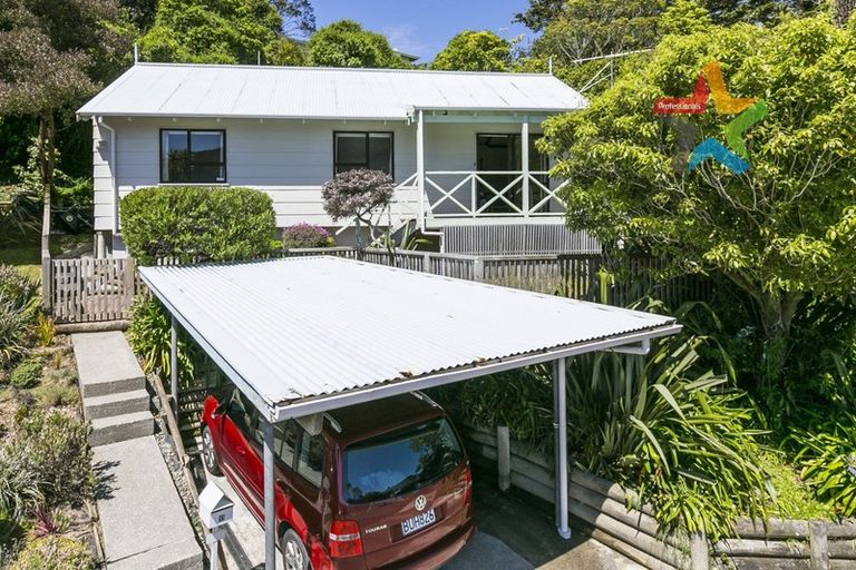 Photo of property in 13 Ruth Grove, Karori, Wellington, 6012