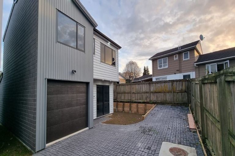 Photo of property in 425f Great South Road, Opaheke, 2113