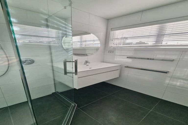 Photo of property in 13 Merchant Avenue, Te Atatu South, Auckland, 0610