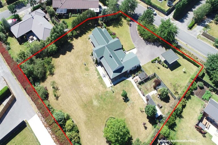 Photo of property in 16 Oak Tree Lane, Rolleston, 7614