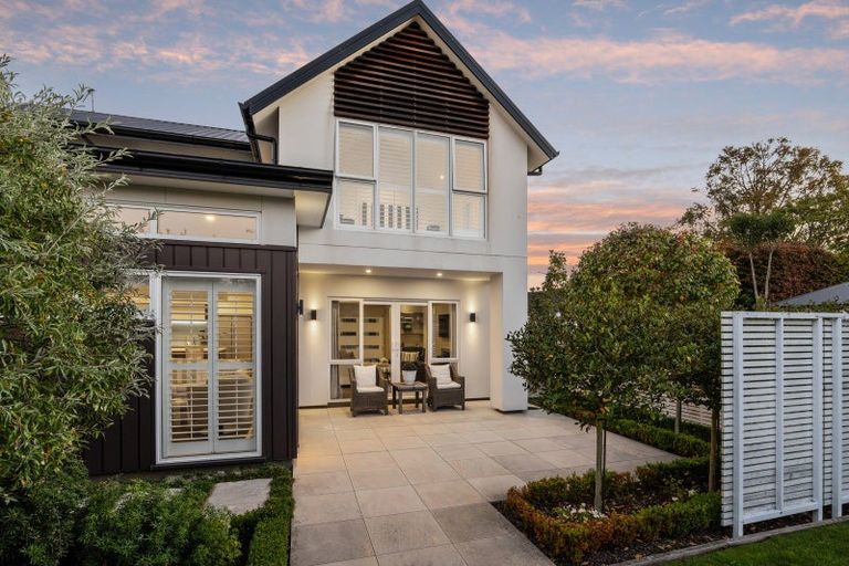 Photo of property in 128 Fendalton Road, Fendalton, Christchurch, 8052