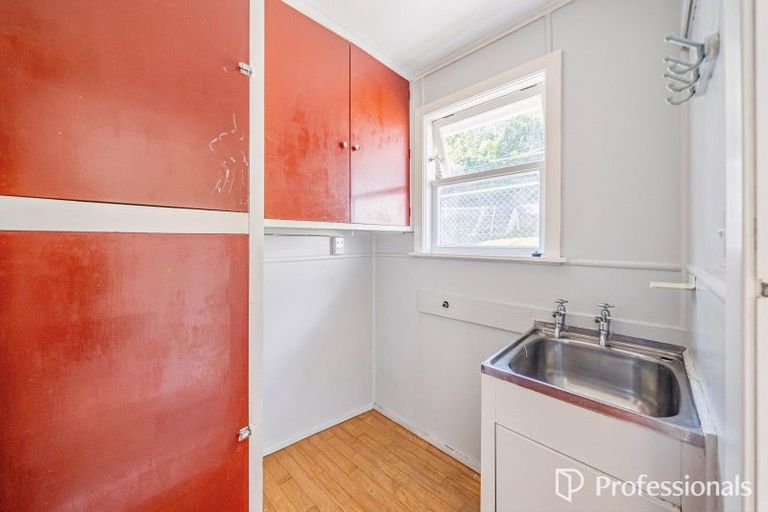 Photo of property in 5 Delaney Drive, Stokes Valley, Lower Hutt, 5019