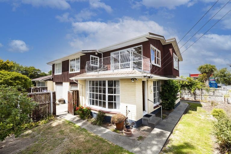 Photo of property in 19 Brookby Crescent, Avonhead, Christchurch, 8042
